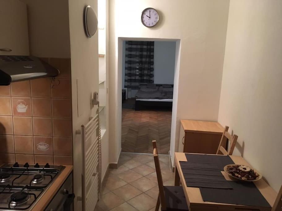 Utulne Ubytovani U Centra V Blizkosti Vystaviste Brno Bagian luar foto